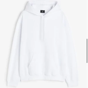 Ha vit hoodie  - Säljer min vita hoodie från Hm, nyskick😇