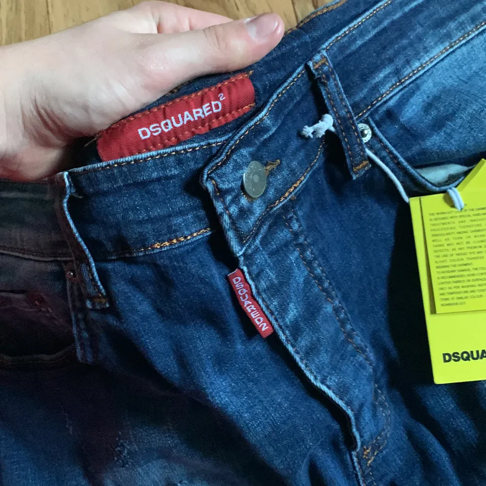 Dsquared2 jeans aldrig använda endast testat 1 gång hör av er vid frågor å fler bilder!🙏👑. Jeans & Byxor.
