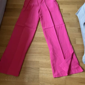 Helt nya byxor prislapp kvar  - Helt nya byxor 