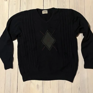 Stickad tröja - Stickad tröja i bra skick