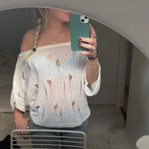 Stickad topp  - Så snygg! Man kan ha på flera olika sätt 