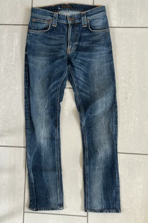 Nudie Jeans  - Nudie Jeans i mycket bra skick! Knappt använda, säljer för att dom inte passar. Skriv för fler bilder! 