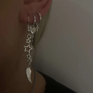 Stockholmstil örhänge  - Älskar de här örhänget som är så mycket Stockholmstil och så trendigt!😍