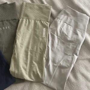 Relode tights - Säljer mina grå/vita relode scrunch tights. Som nya, använda någon enstaka gång. 