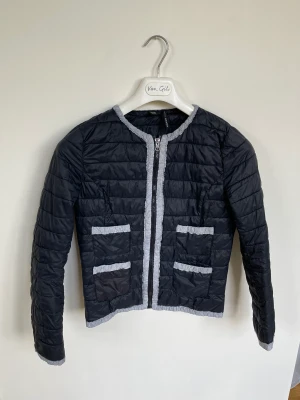 Mango jacka  - Jättesnygg jacka från mango, storlek xs💗