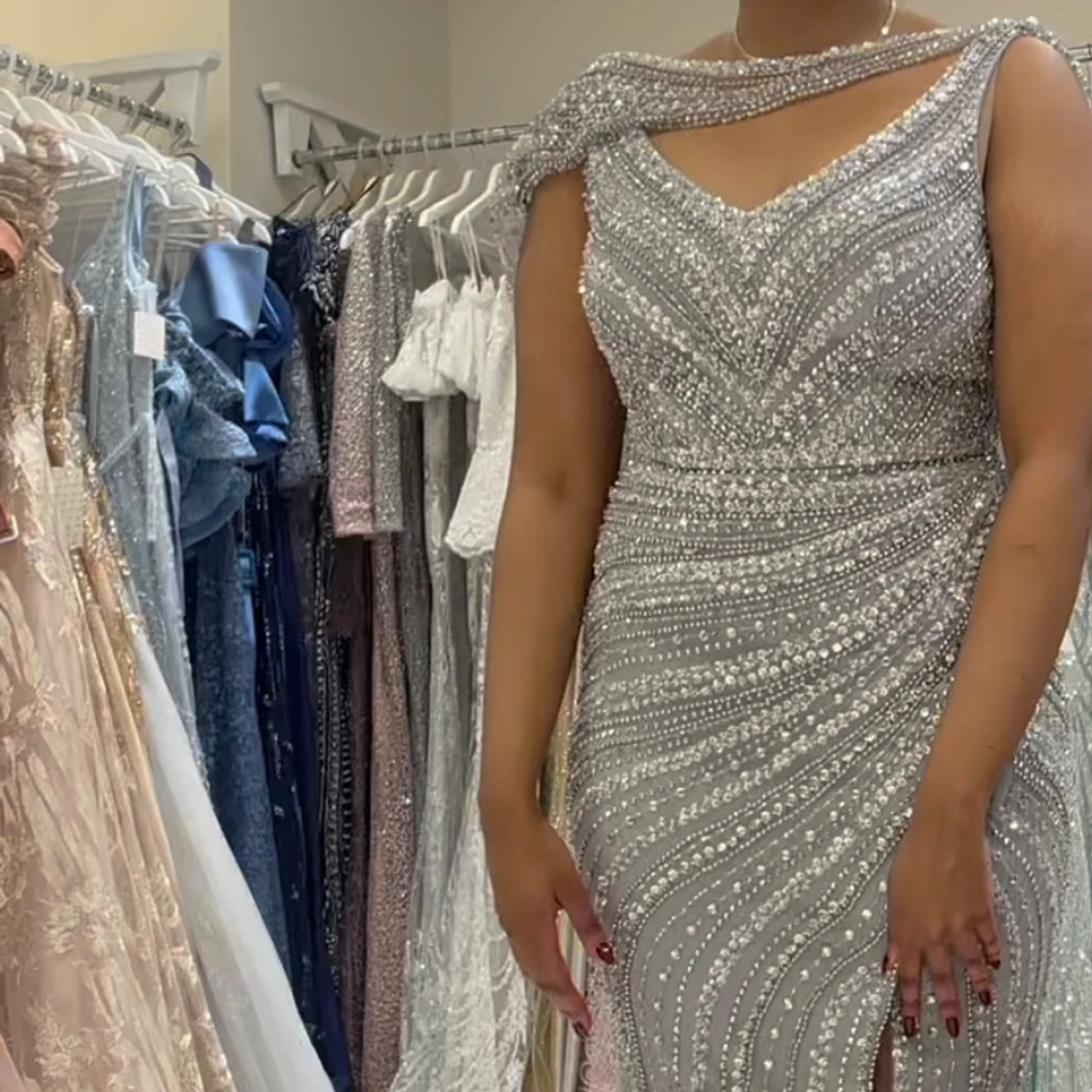 Balklänning eller bröllopsklänning. - 91