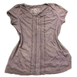 Vintage t-shirt - Jätte söt lila tröja, inga skador 💞