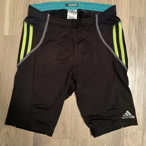 Adidas träningsshorts - Bra skick