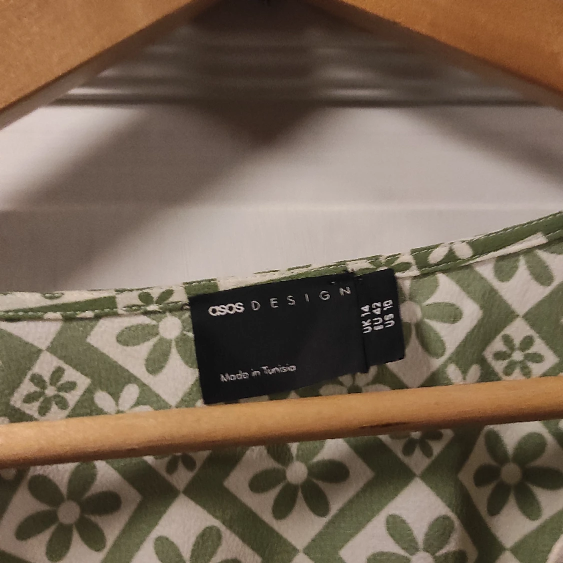 Grön mönstrad klänning - 90