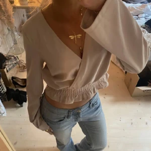 Tröja - SUPER snygg tryck gärna köp nu!!