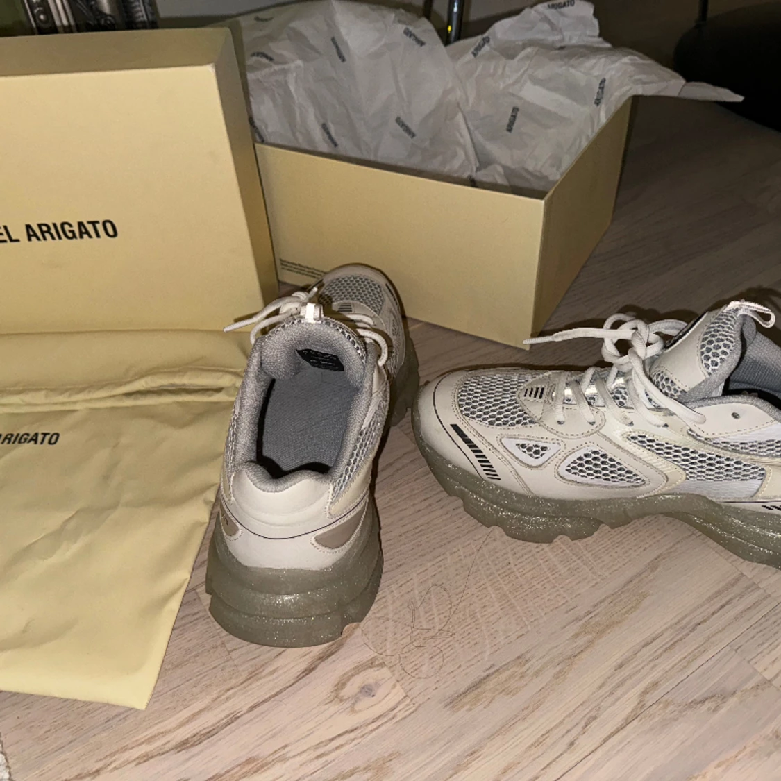 Axel Arigato skor 41/Uk7/US9.5 Marathon runner Cremino/Glitter. Använda 1 gång - 90