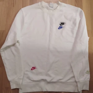 Nike sweatshirt / jumper - Nike sweatshirt, colourful logo Size L 