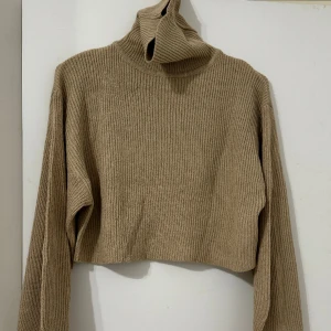 Bikbok magtröja  - Långärmad polo krage magtröja Varm och mysig material