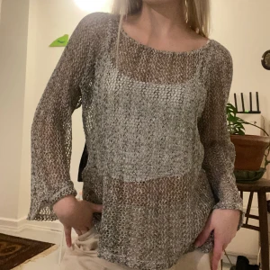 Fin tröja - Mycket trevlig tröja att slänga över ett linne eller så! 