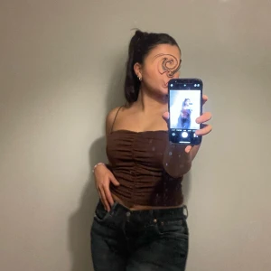 Topp  - Topp från Zara, scrunch och spagetti armar 🧸 