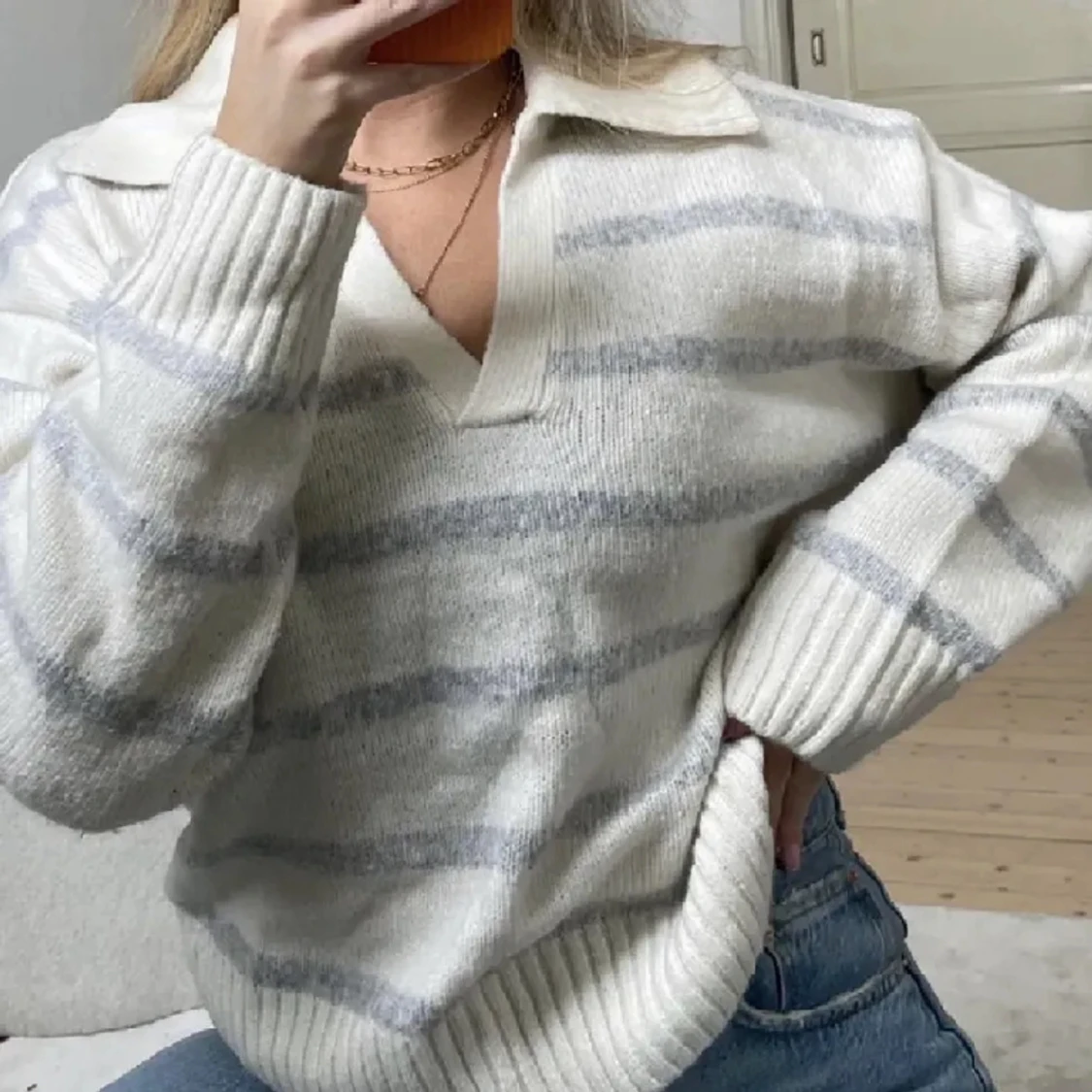 Stickad tröja från gina