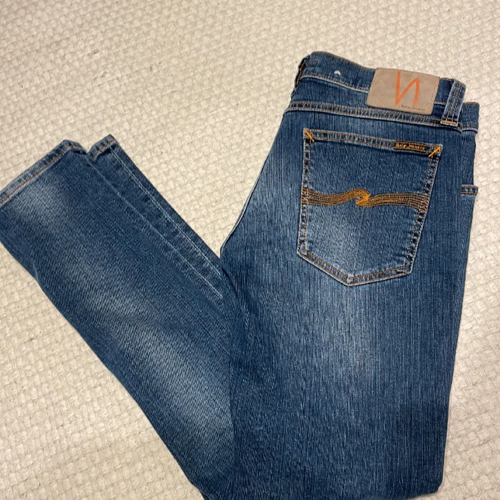 Tja, säljer ett par as feta nudie jeans i strl 31/32. Skick 10/10, gratis frakt. Passar om man är 172-185. Hör av er vid frågor. Mvh. Jeans & Byxor.