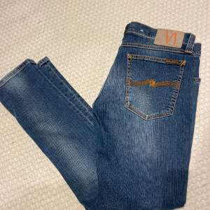 Tja, säljer ett par as feta nudie jeans i strl 31/32. Skick 10/10, gratis frakt. Passar om man är 172-185. Hör av er vid frågor. Mvh