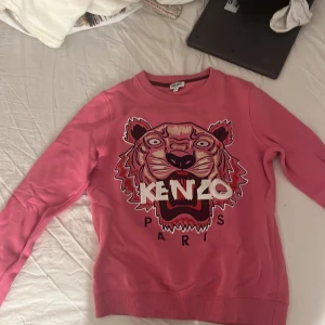 Rosa Kenzo tröja - Nästan aldrig använd! Jätte fin färg!