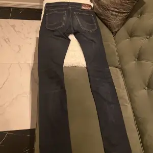 Säljer dessa LEE jeans som är helt nya. 