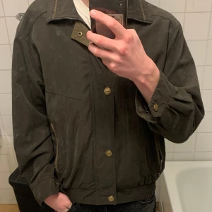 Vintage jacka - Vintage jacka i bra skick. Passar M/L ungefär. 