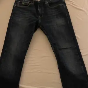 Calvin Klein jeans, knappt använda, inget fel på byxorna Nypris ca 1450!