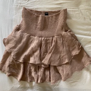 Volangkjol - Supersöt oanvänd kjol