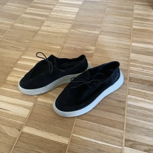 Gram sneakers mocka  - Använda endast en gång, nypris 1500 ca. 