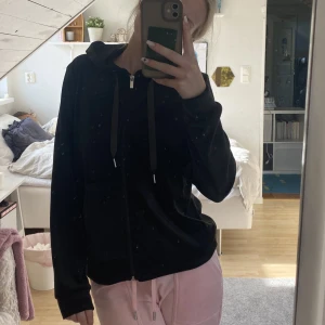 gina tröja - skriv t mig om du har frågor elr fler bilder🩵 helt ny