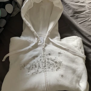 Hoodie - Vit hoodie från the north face