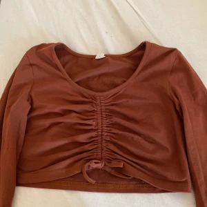 Kort långarmadtröja - Bra skick, tunn