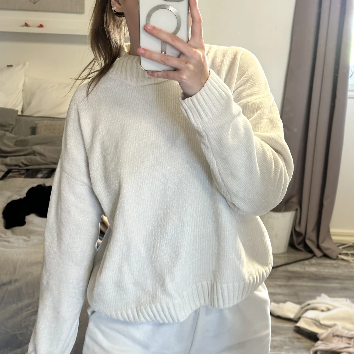 Vit mjuk tröja