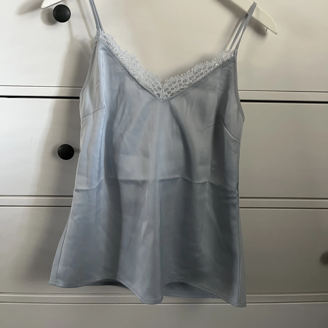 Spetslinne NA-KD - 90