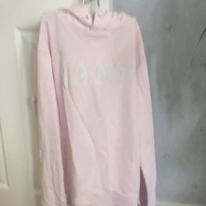 Tröja - Superfin sommar tröja säljer pga att ja behöver pengar annars superfin köpt för 529kronor säljer 299