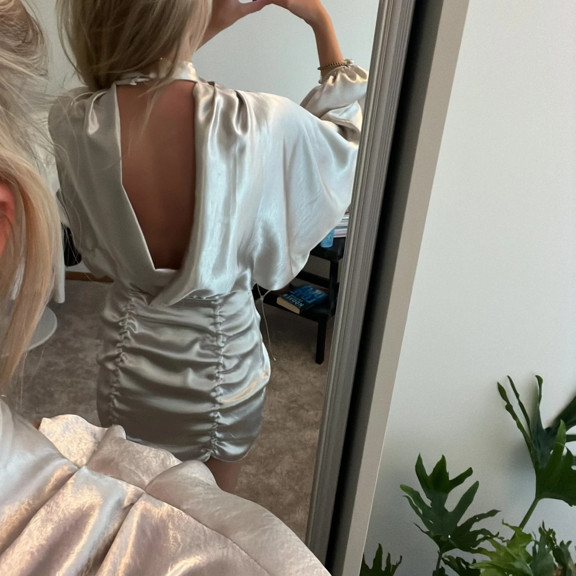 Silvrig klänning - 90