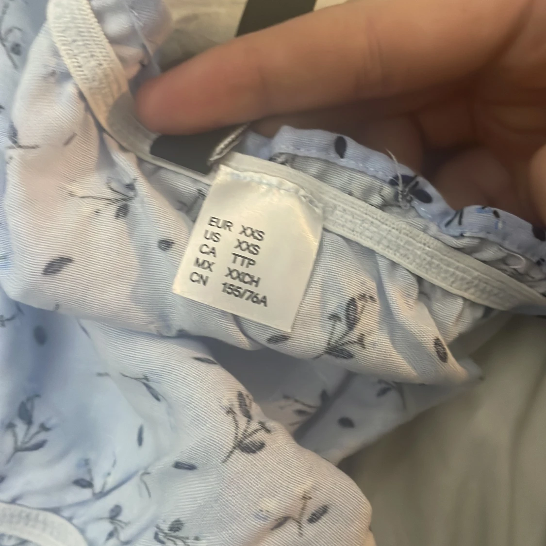 Ett vanligt blommigt linne. - 91