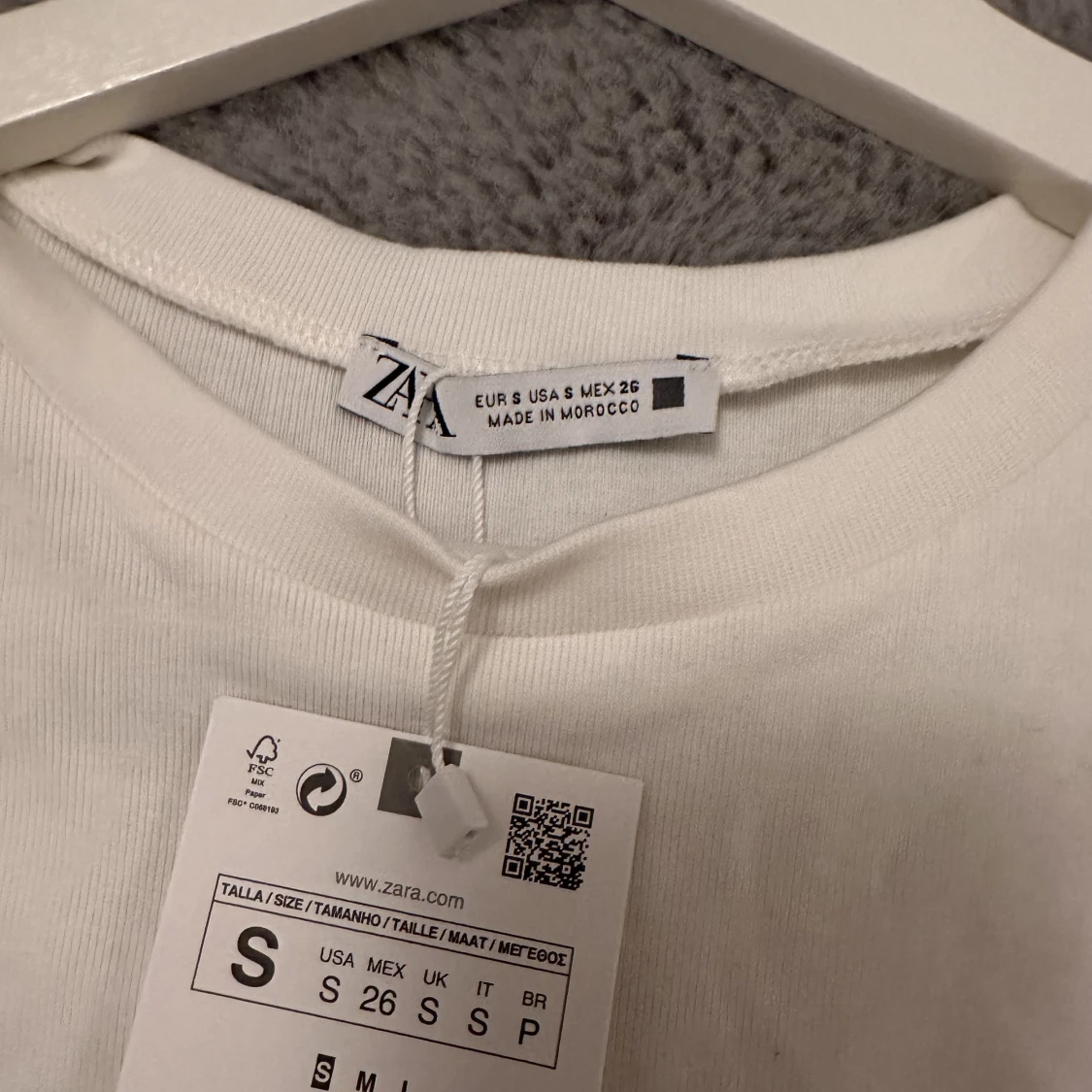Zara t shirt med ärmdetaljer - 91