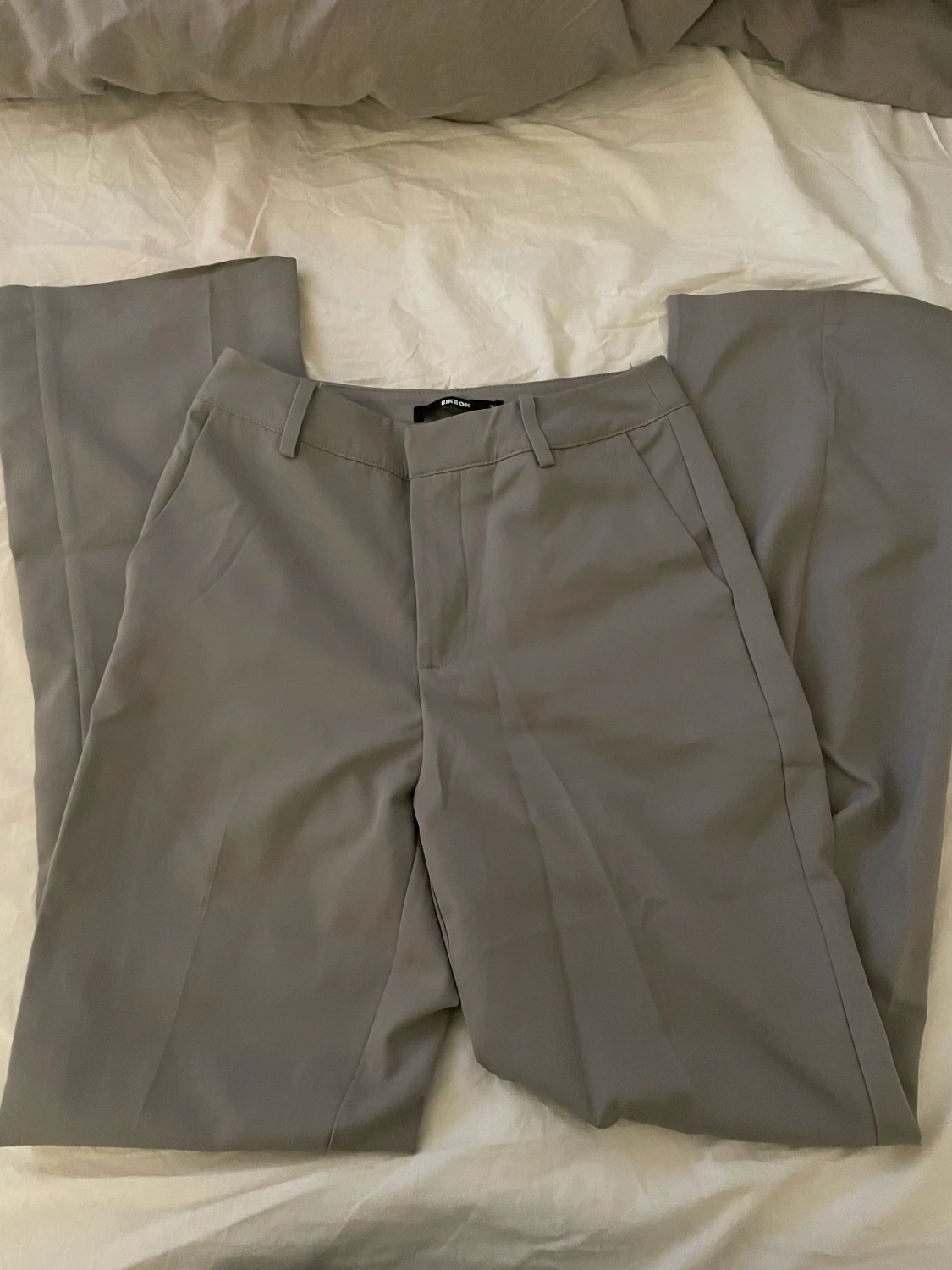 Kostymbyxor BikBok st 36 - 90