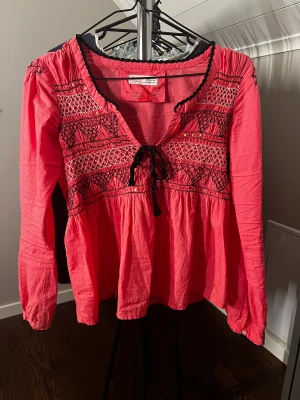 Odd molly blus  - Säljer en super fin oddmolly i storlek 0. ❤️