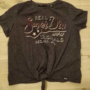 Superdry knitwear - Kortare topp från superdry. Knitwear collection. Strl 38 men liten, skulle säga mer 36