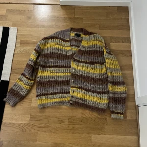 Cardigan - Helt ny, oanvänd 