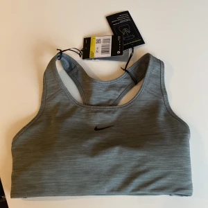 Nike Sportbh - Helt ny sport-bh ifrån Nike. ”Nike Swoosh bra - medium support” 