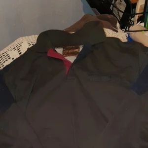 Tröja  - Lite använt 