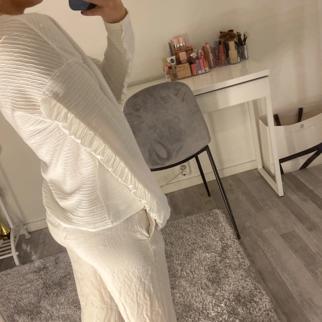 Tröja med volang  - 90