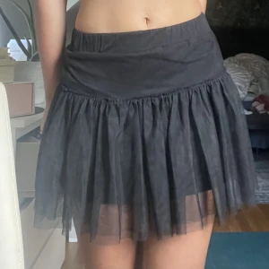 Volangkjol - Så söt volang kjol 💞Passar S och xs