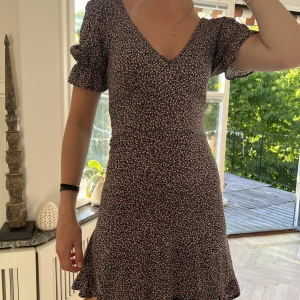 Söt klänning - Söt och Oanvänd!