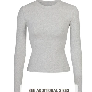 Helt ny skims långärmad tröja 💙 - Helt ny skims tröja i XS i mjukaste materialet