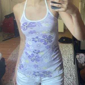 halterneck linne - super fint halterneck linne, perfekt till sommaren. 💕