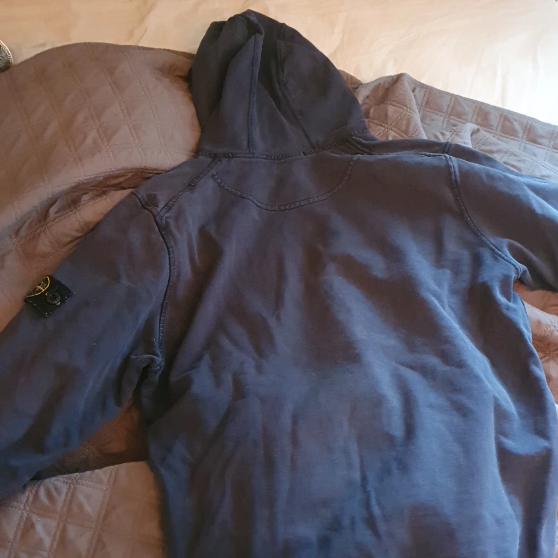 Hej! Säljer min stone island hoddie - 90