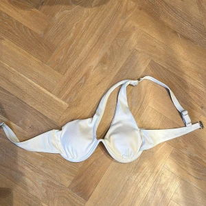 Bikinitopp från SHEIN - Superfin bikiniöverdel i bra kvalite från SHEIN. Aldrig använd ❤️‍🩹